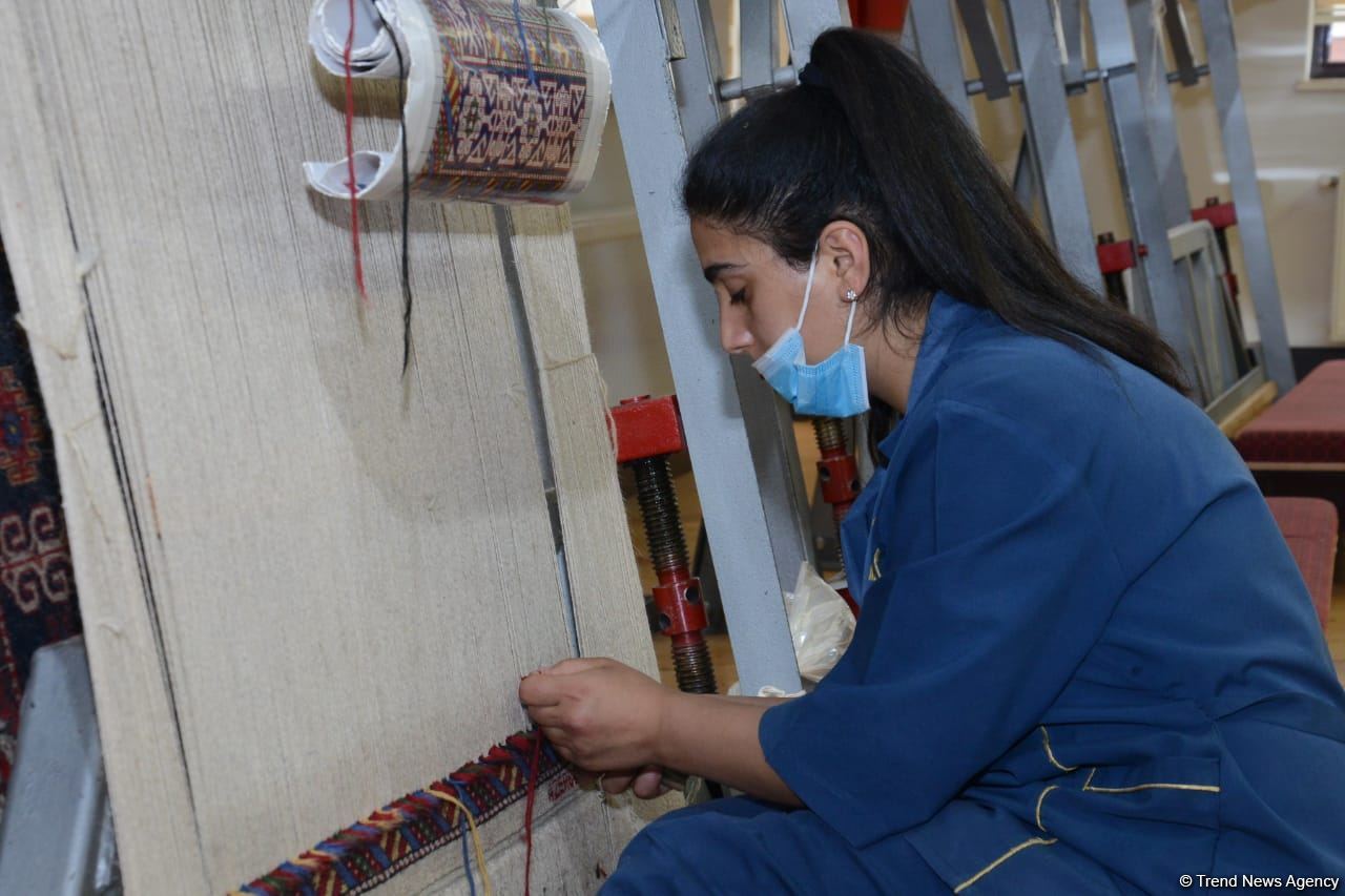 Названа стоимость самого дорогого ковра, сотканного в Хачмазе (ФОТО)
