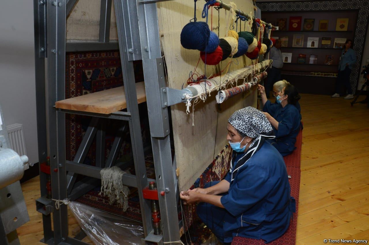 Названа стоимость самого дорогого ковра, сотканного в Хачмазе (ФОТО)