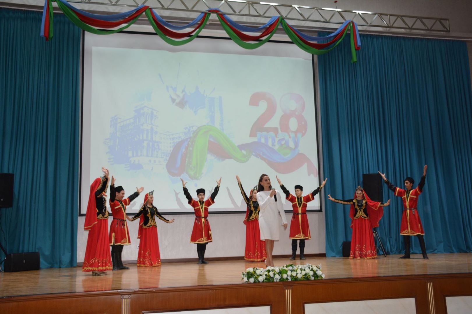 В Азербайджанском высшем военном училище имени Гейдара Алиева прошел концерт в честь Дня Республики (ФОТО)