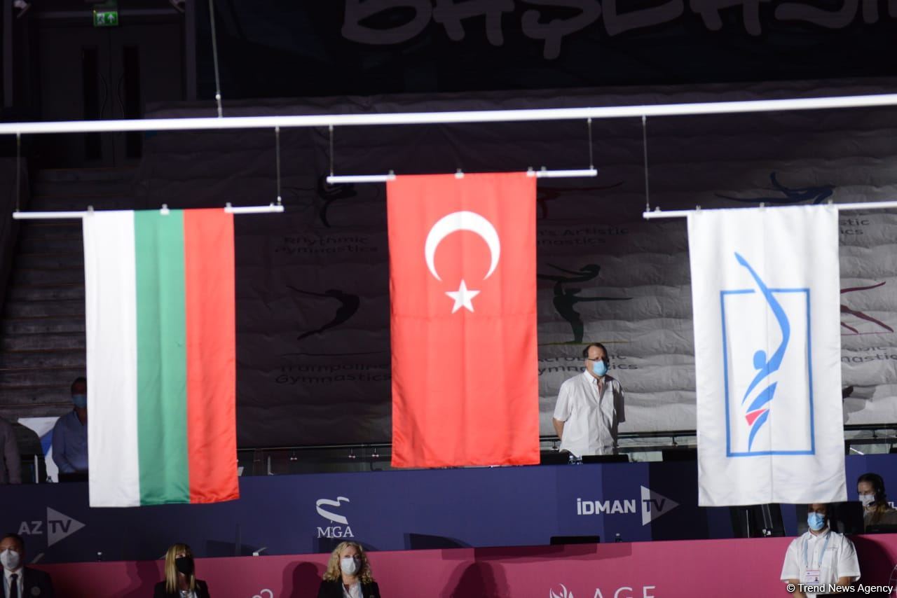 В Баку состоялась церемония награждения победителей ЧМ по аэробике среди трио и в индивидуальной программе у женщин (ФОТО)