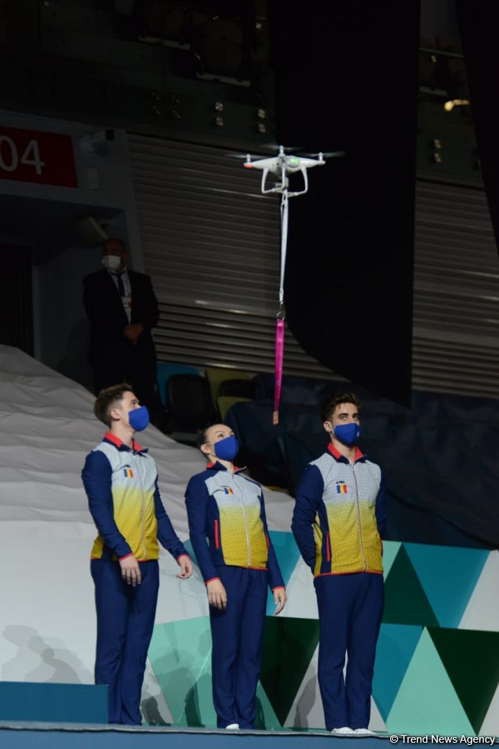 В Баку состоялась церемония награждения победителей ЧМ по аэробике среди трио и в индивидуальной программе у женщин (ФОТО)