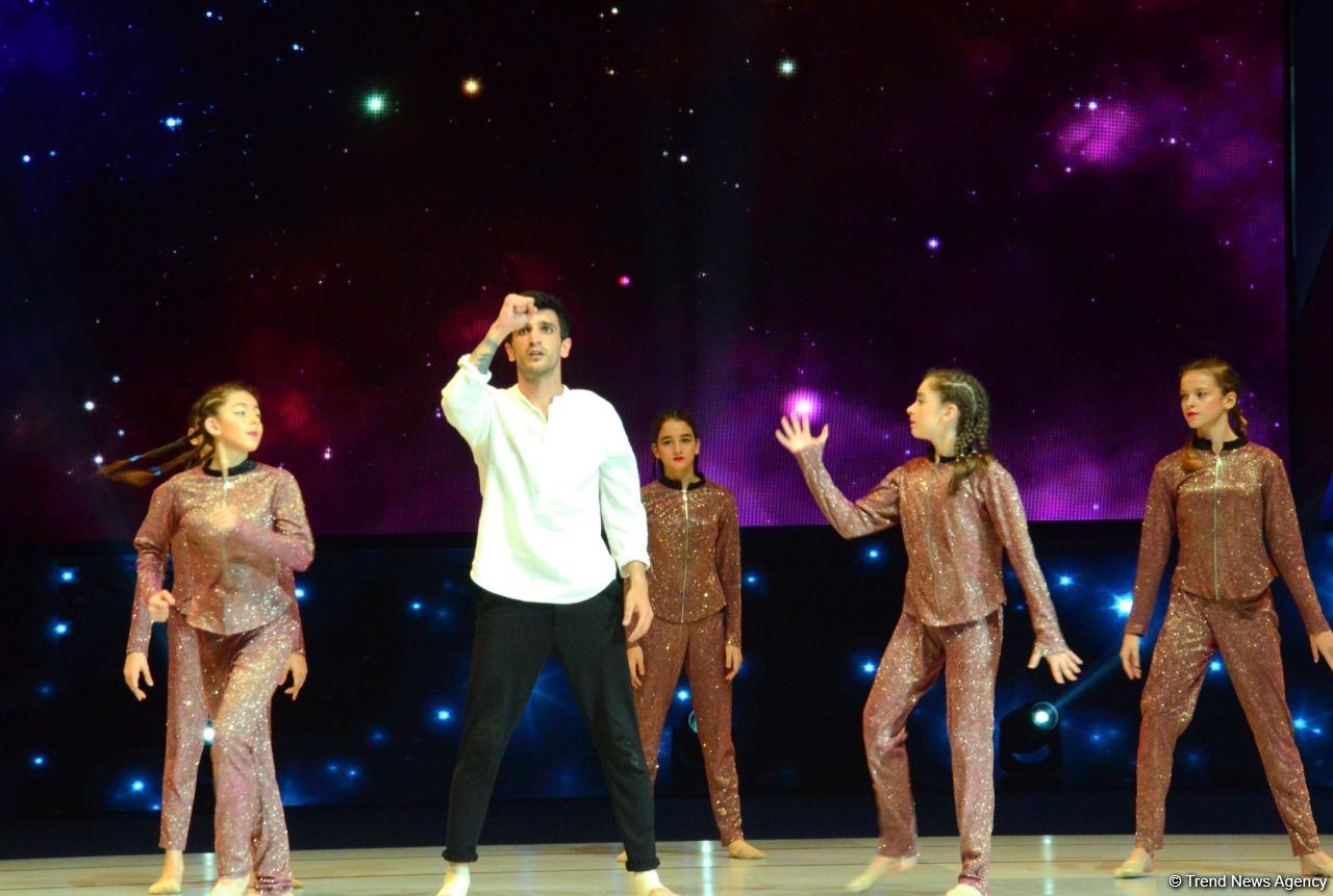В Баку состоялась торжественная церемония закрытия 16-го чемпионата мира по аэробной гимнастике (ФОТО)