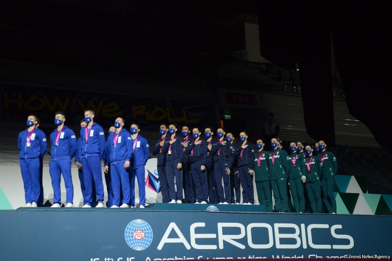 В Баку состоялась церемония награждения победителей ЧМ по аэробной гимнастике среди групп и в программе аэродэнс (ФОТО)