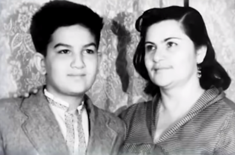 Мирпаша, Гараджа Чобан… Он работал над дизайном маната и паспорта, увлекался хокку и индийской философией (ФОТО)