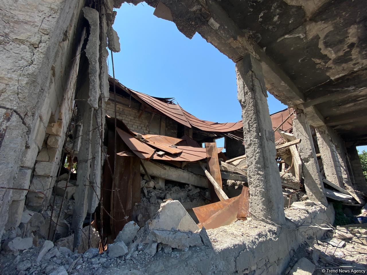 Журналисты ознакомились с ходом строительных работ в освобожденном Агдаме (ФОТО)