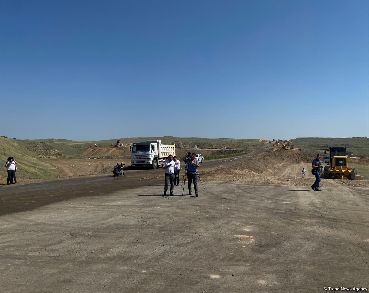 Журналисты ознакомились с ходом строительных работ в освобожденном Агдаме (ФОТО)