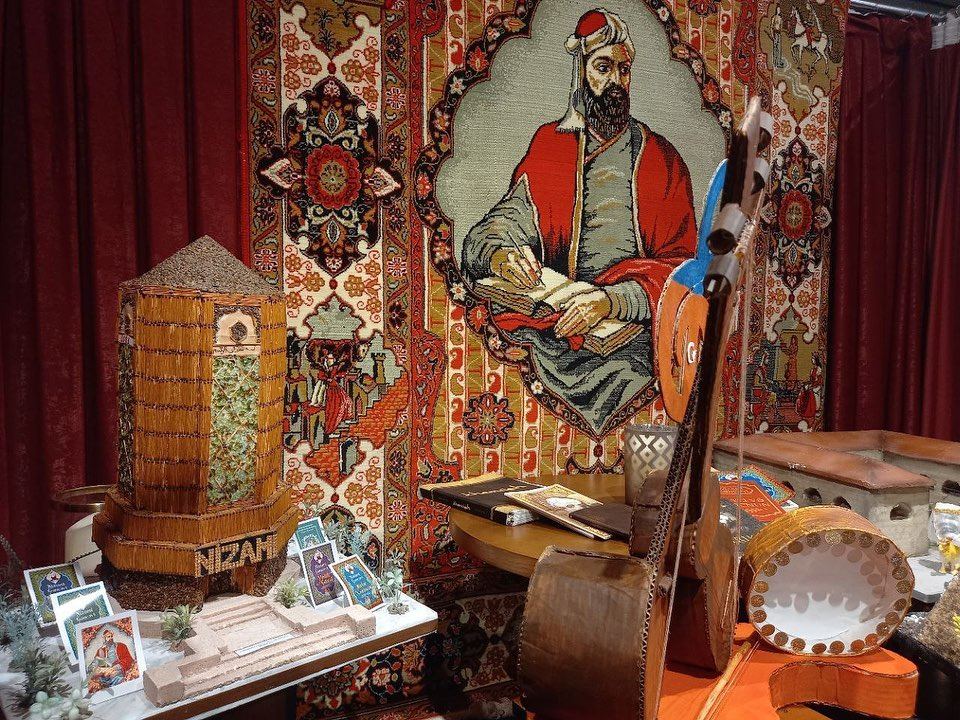 Агдамская мечеть, Худаферинский мост, Шекинский караван-сарай, мавзолеи Низами и Момине-Хатун… - и все это создано умелыми руками (ФОТО)