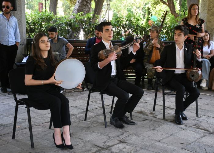 В Парке офицеров прошла концертная программа для детей из семей шехидов (ВИДЕО, ФОТО)