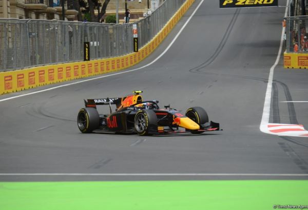 Состоялась основная гонка "Формулы 2"