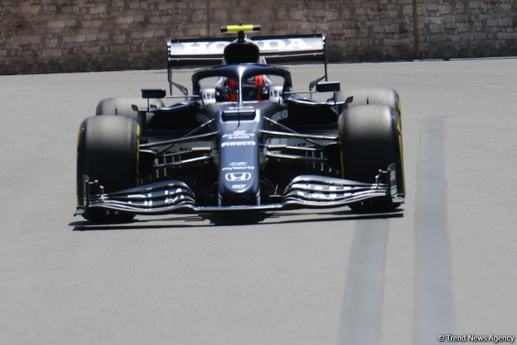 В Баку стартовали свободные заезды Гран-при Азербайджана Формулы-1 (ФОТО)