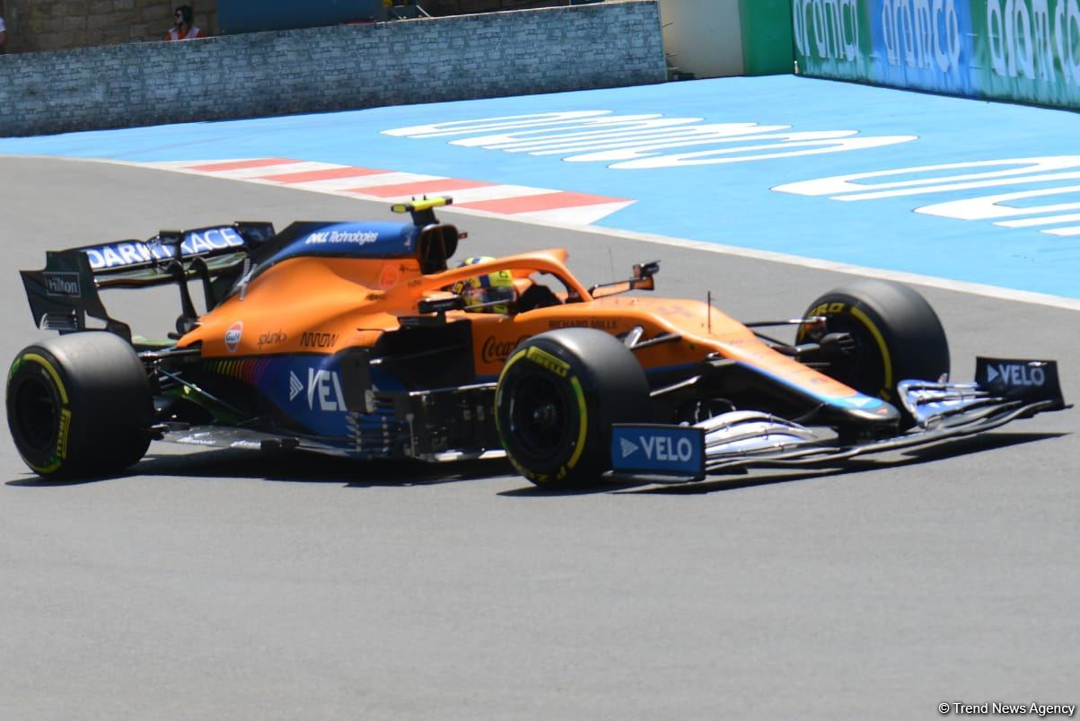 В Баку стартовали свободные заезды Гран-при Азербайджана Формулы-1 (ФОТО)