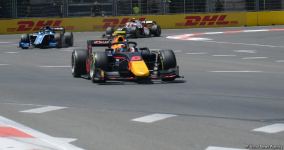 В рамках Гран-при Азербайджана стартовал спринт в классе Формулы-2 (ФОТО)