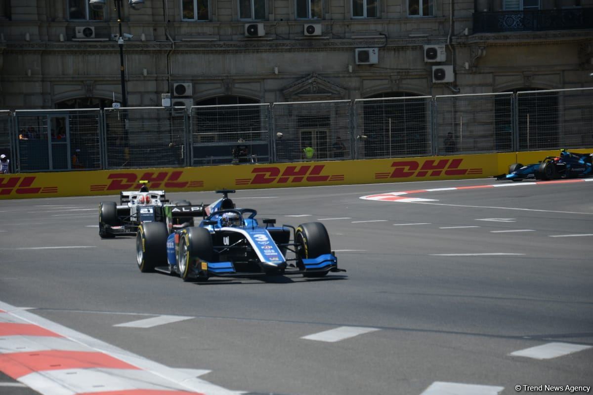 В рамках Гран-при Азербайджана стартовал спринт в классе Формулы-2 (ФОТО)