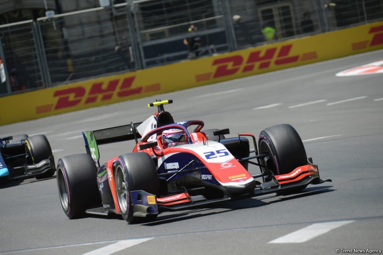 В рамках Гран-при Азербайджана стартовал спринт в классе Формулы-2 (ФОТО)