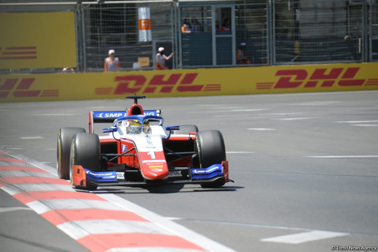 В рамках Гран-при Азербайджана стартовал спринт в классе Формулы-2 (ФОТО)