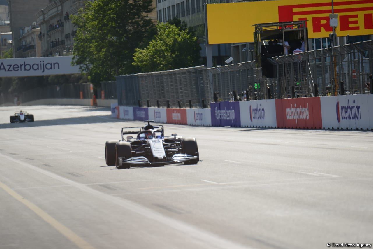 В рамках Гран-при Азербайджана "Формулы 1" начался квалификационный заезд в классе F1 (ФОТО)