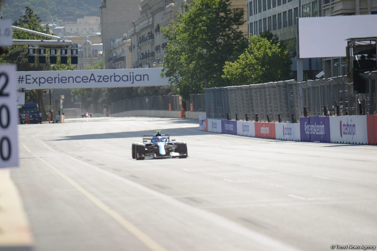 В рамках Гран-при Азербайджана "Формулы 1" начался квалификационный заезд в классе F1 (ФОТО)