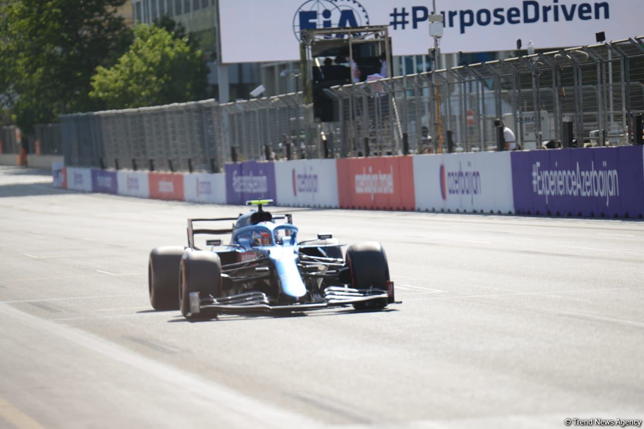 В рамках Гран-при Азербайджана "Формулы 1" начался квалификационный заезд в классе F1 (ФОТО)
