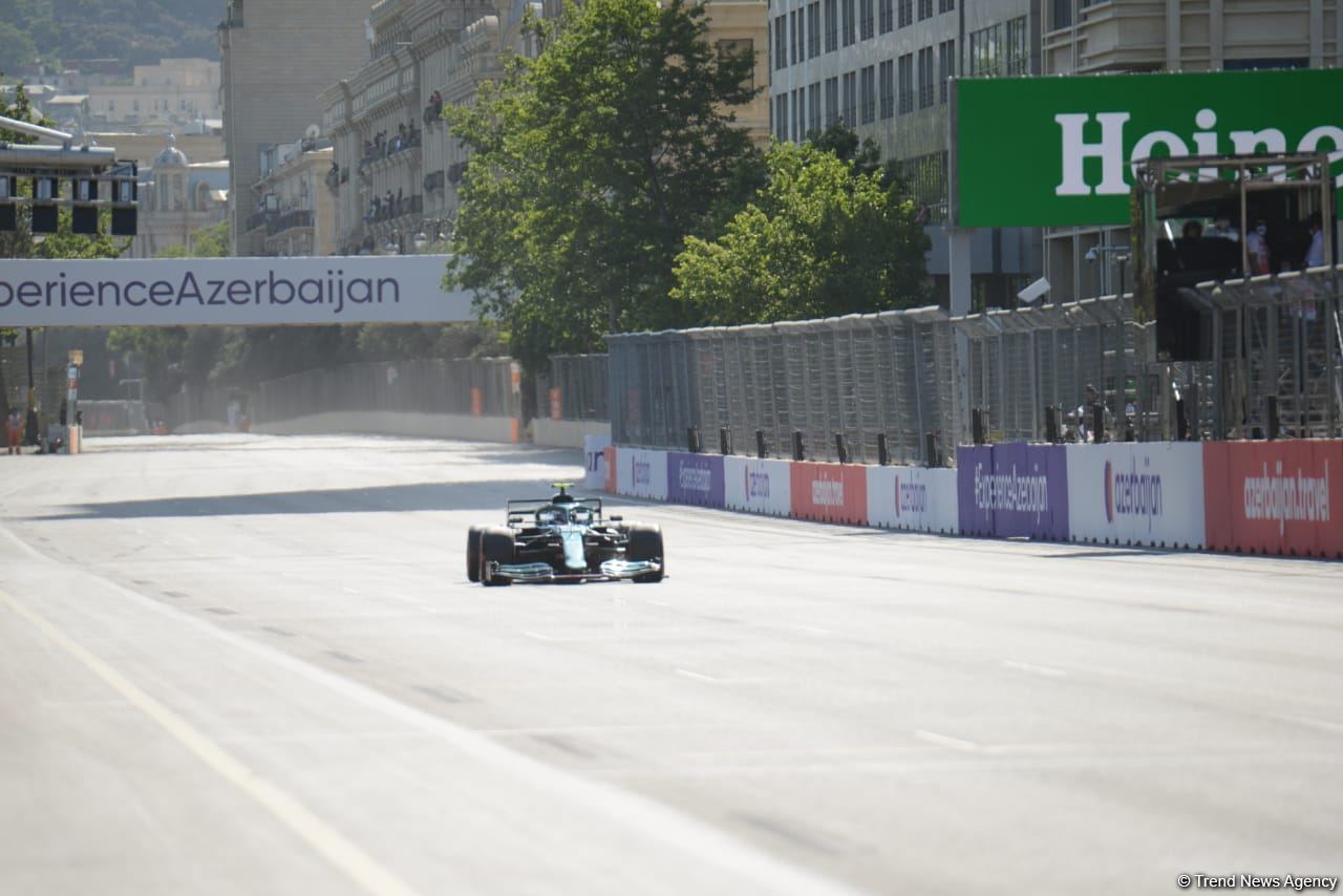 В рамках Гран-при Азербайджана "Формулы 1" начался квалификационный заезд в классе F1 (ФОТО)