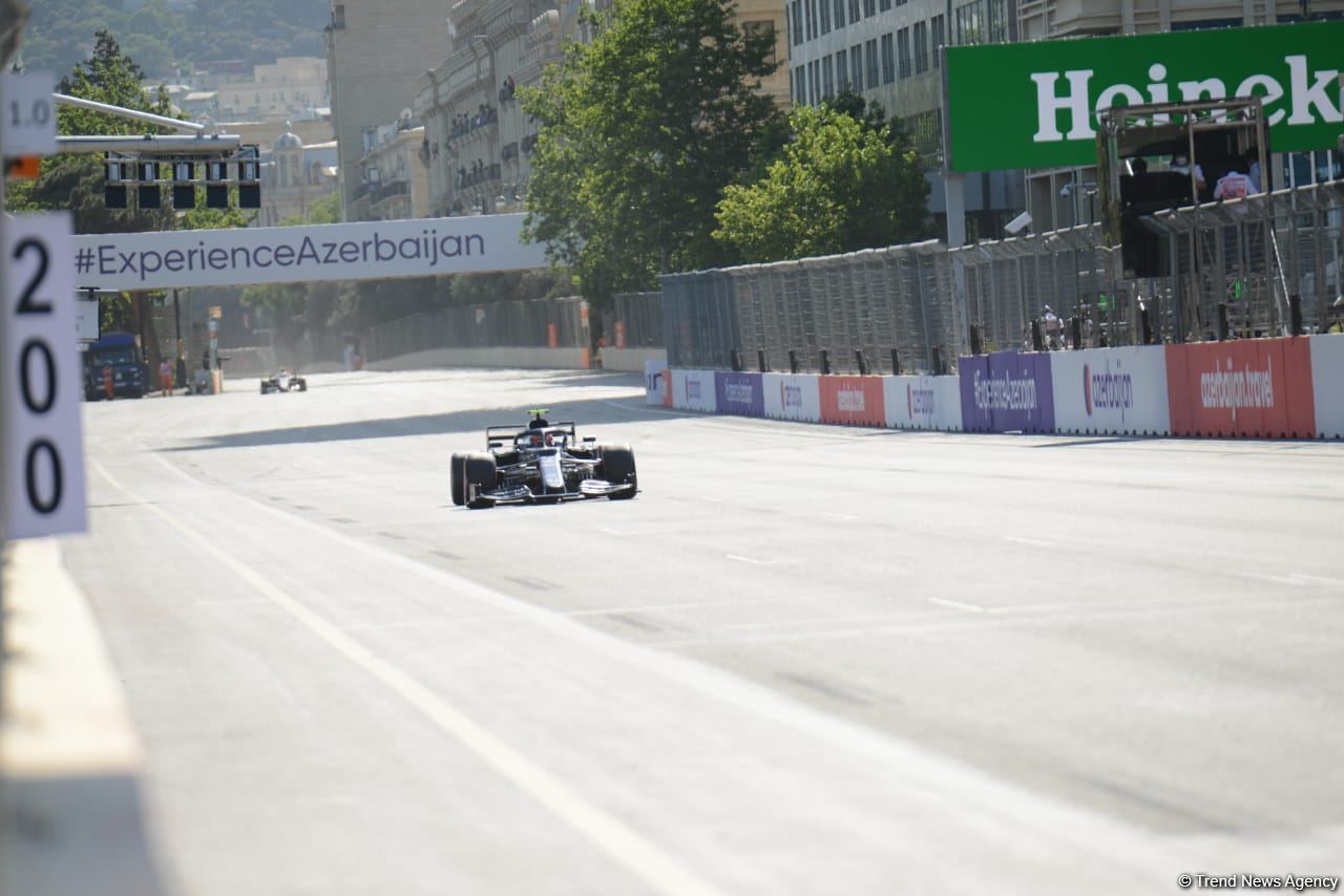 В рамках Гран-при Азербайджана "Формулы 1" начался квалификационный заезд в классе F1 (ФОТО)