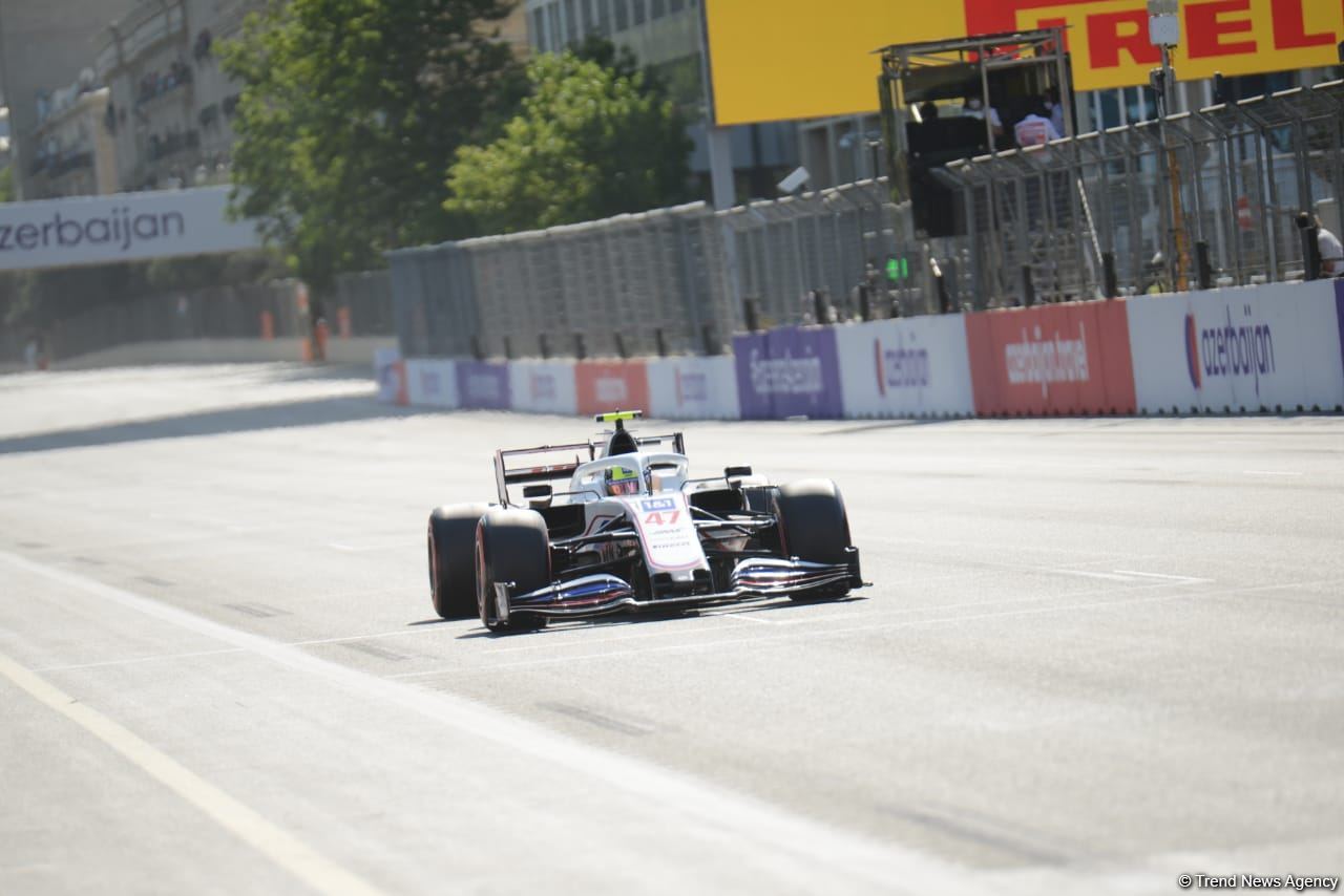 В рамках Гран-при Азербайджана "Формулы 1" начался квалификационный заезд в классе F1 (ФОТО)