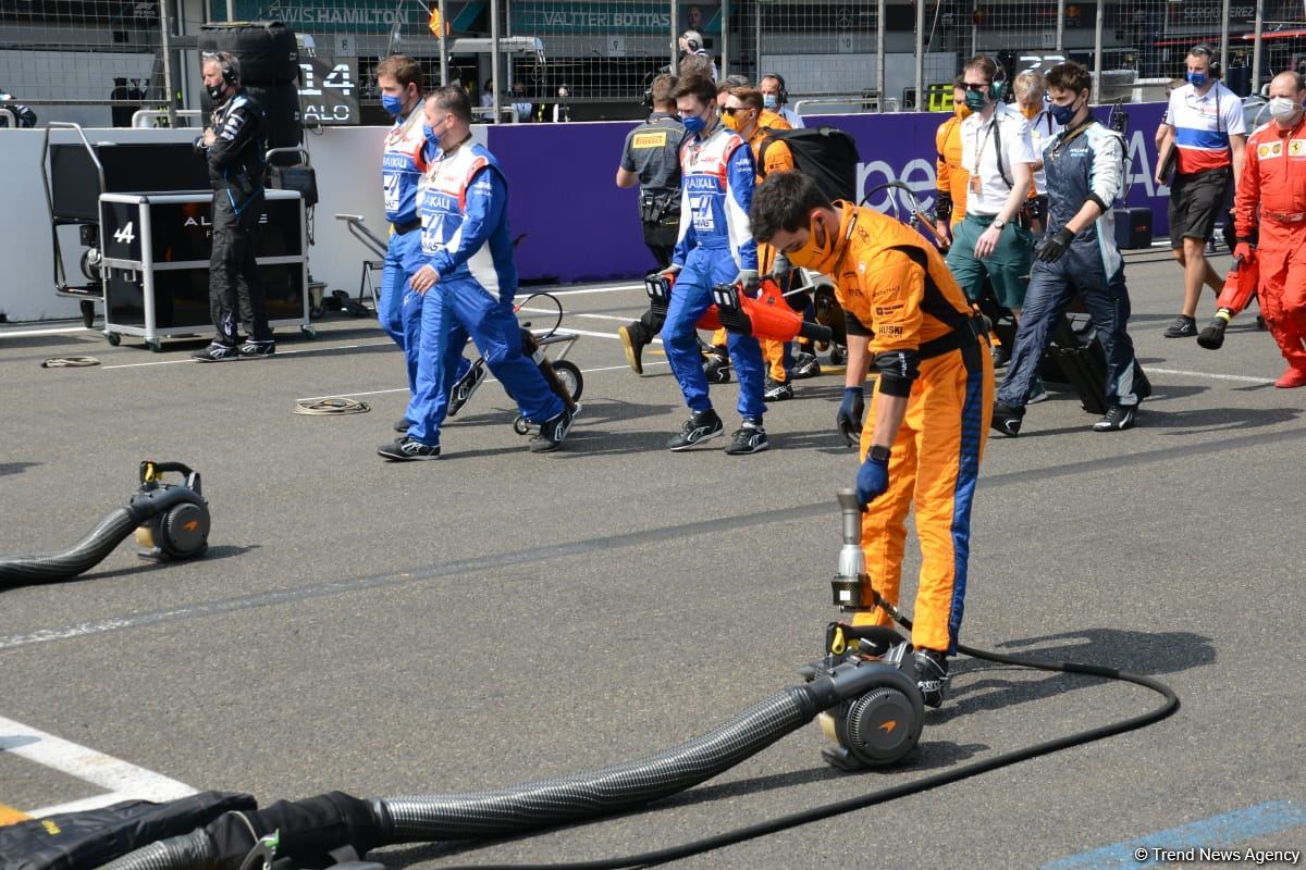 На Гран-при Азербайджана Формулы-1 прошла церемония исполнения государственного гимна (ФОТО/ВИДЕО)