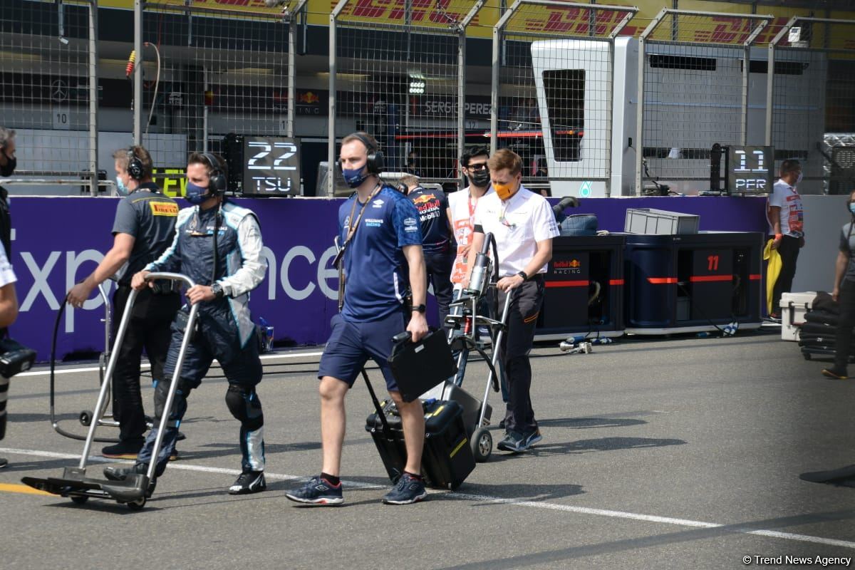 На Гран-при Азербайджана Формулы-1 прошла церемония исполнения государственного гимна (ФОТО/ВИДЕО)