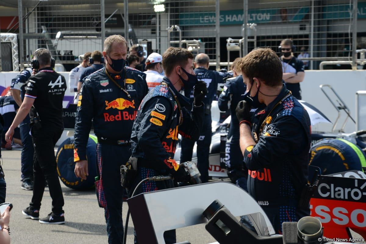 На Гран-при Азербайджана Формулы-1 прошла церемония исполнения государственного гимна (ФОТО/ВИДЕО)