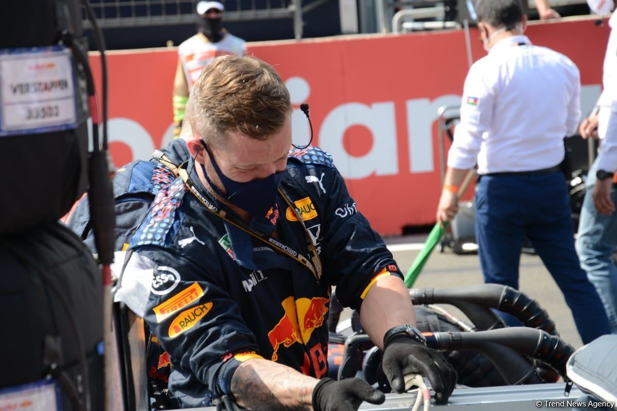 На Гран-при Азербайджана Формулы-1 прошла церемония исполнения государственного гимна (ФОТО/ВИДЕО)