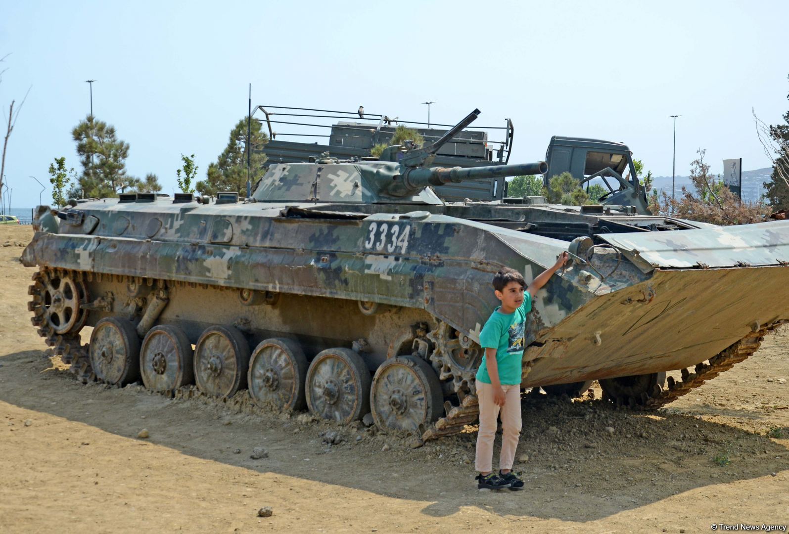 Посетителям Парка военных трофеев в Баку демонстрируется мощь азербайджанской армии (ФОТОРЕПОРТАЖ)