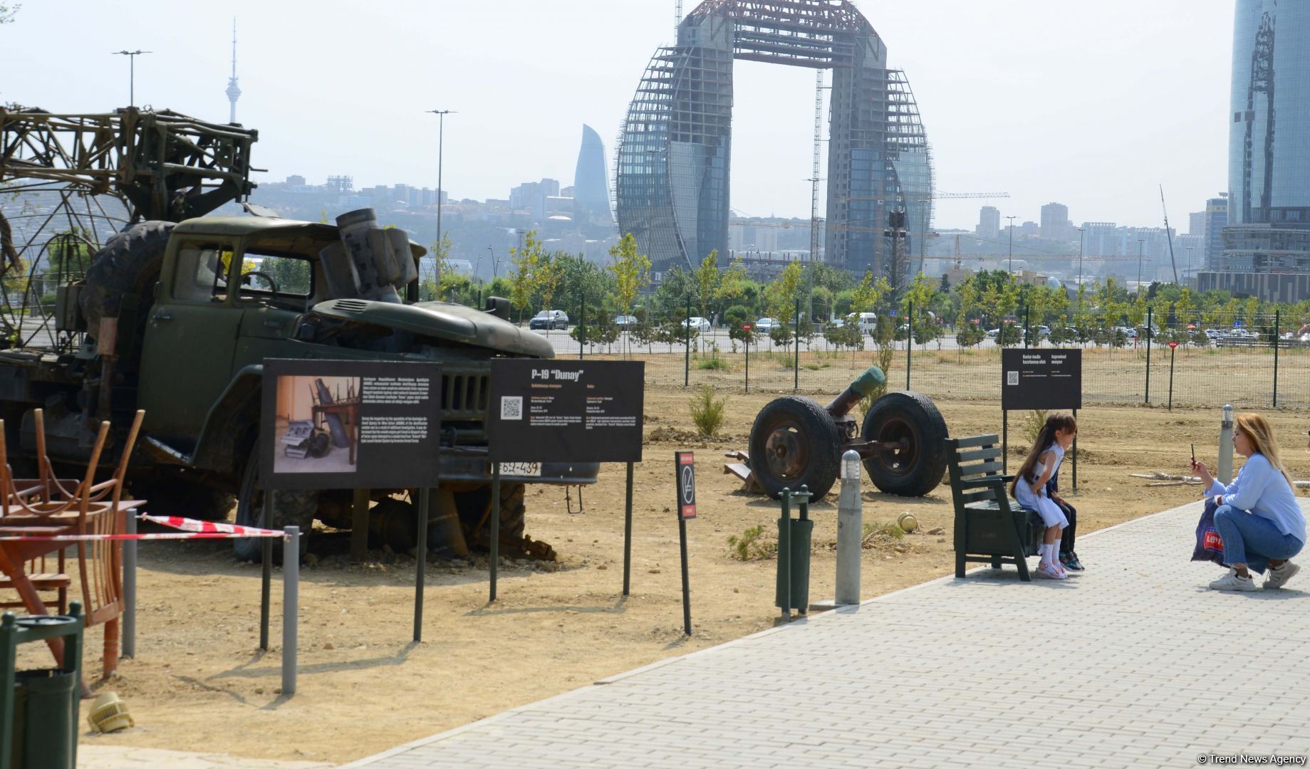 Посетителям Парка военных трофеев в Баку демонстрируется мощь азербайджанской армии (ФОТОРЕПОРТАЖ)