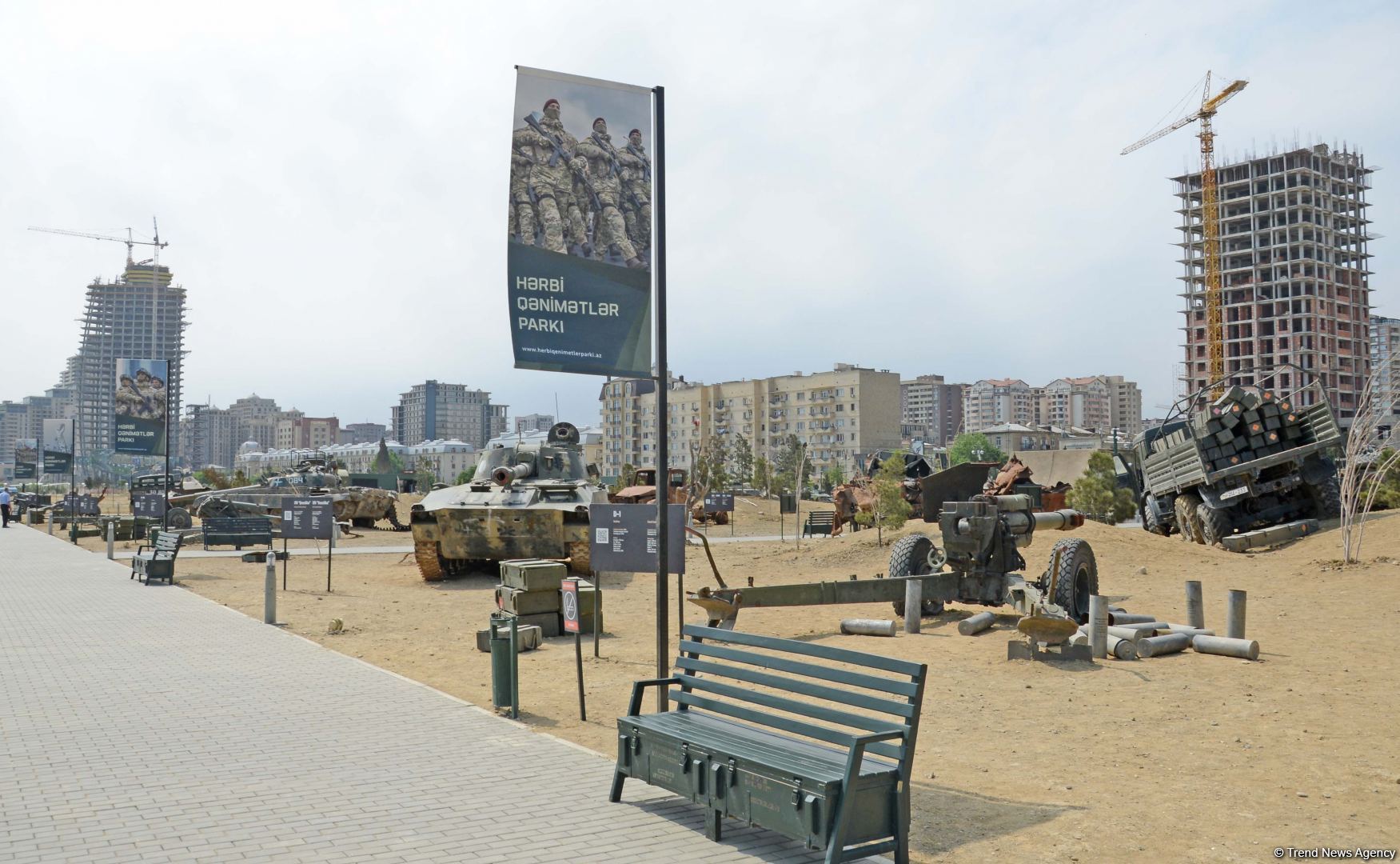 Посетителям Парка военных трофеев в Баку демонстрируется мощь азербайджанской армии (ФОТОРЕПОРТАЖ)