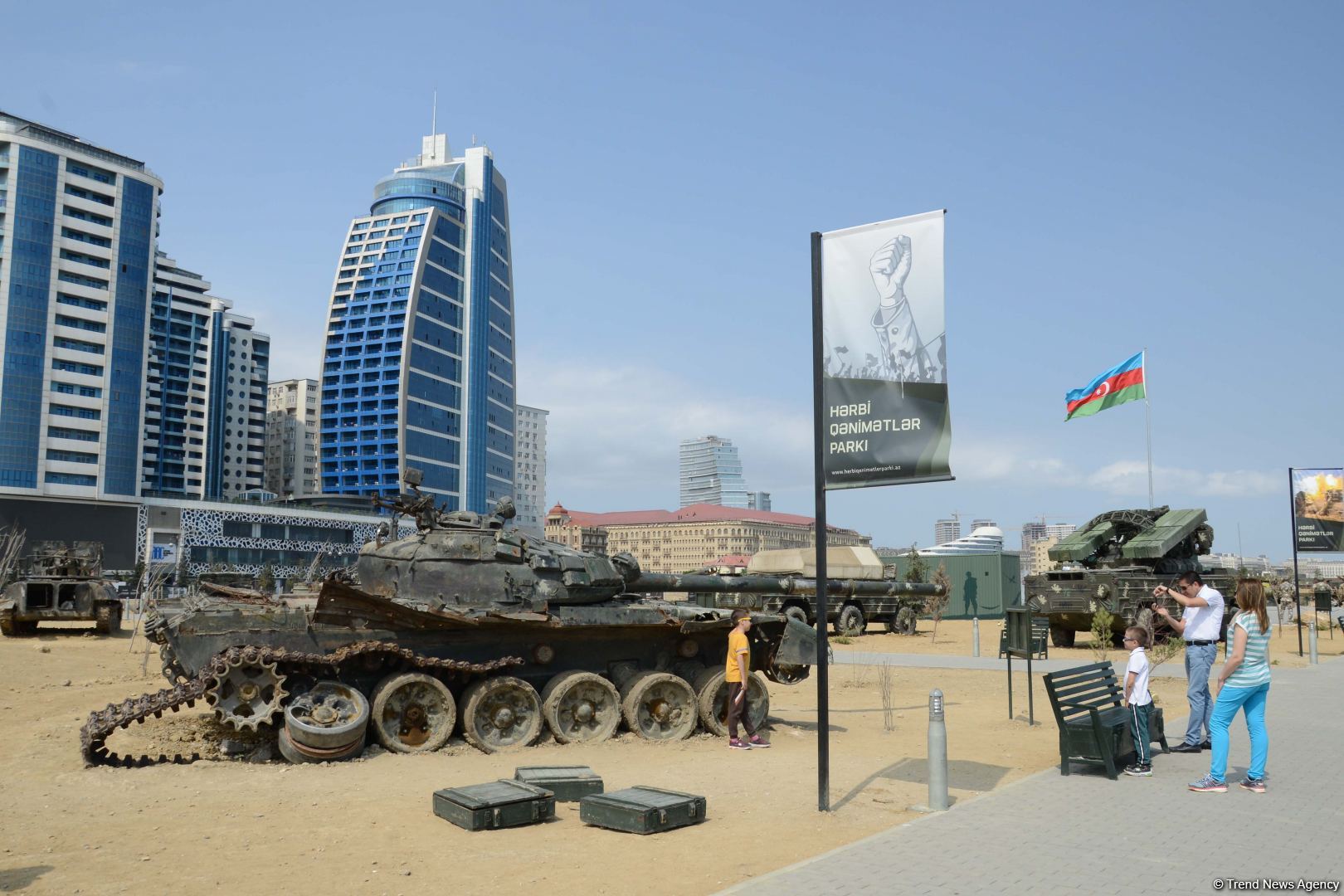 Посетителям Парка военных трофеев в Баку демонстрируется мощь азербайджанской армии (ФОТОРЕПОРТАЖ)