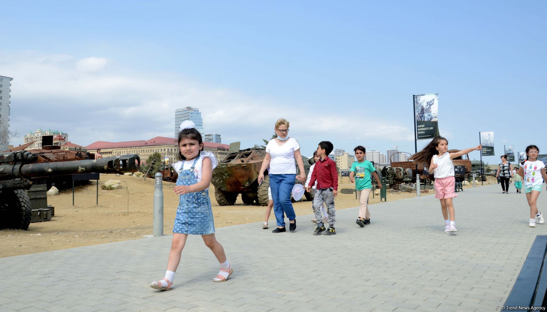 Посетителям Парка военных трофеев в Баку демонстрируется мощь азербайджанской армии (ФОТОРЕПОРТАЖ)