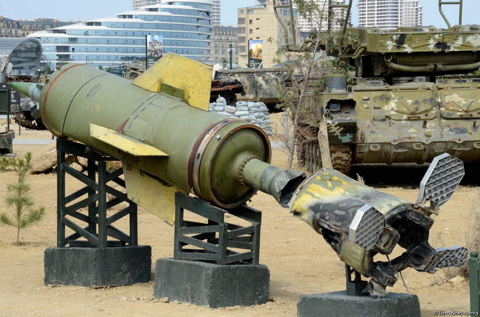 Посетителям Парка военных трофеев в Баку демонстрируется мощь азербайджанской армии (ФОТОРЕПОРТАЖ)