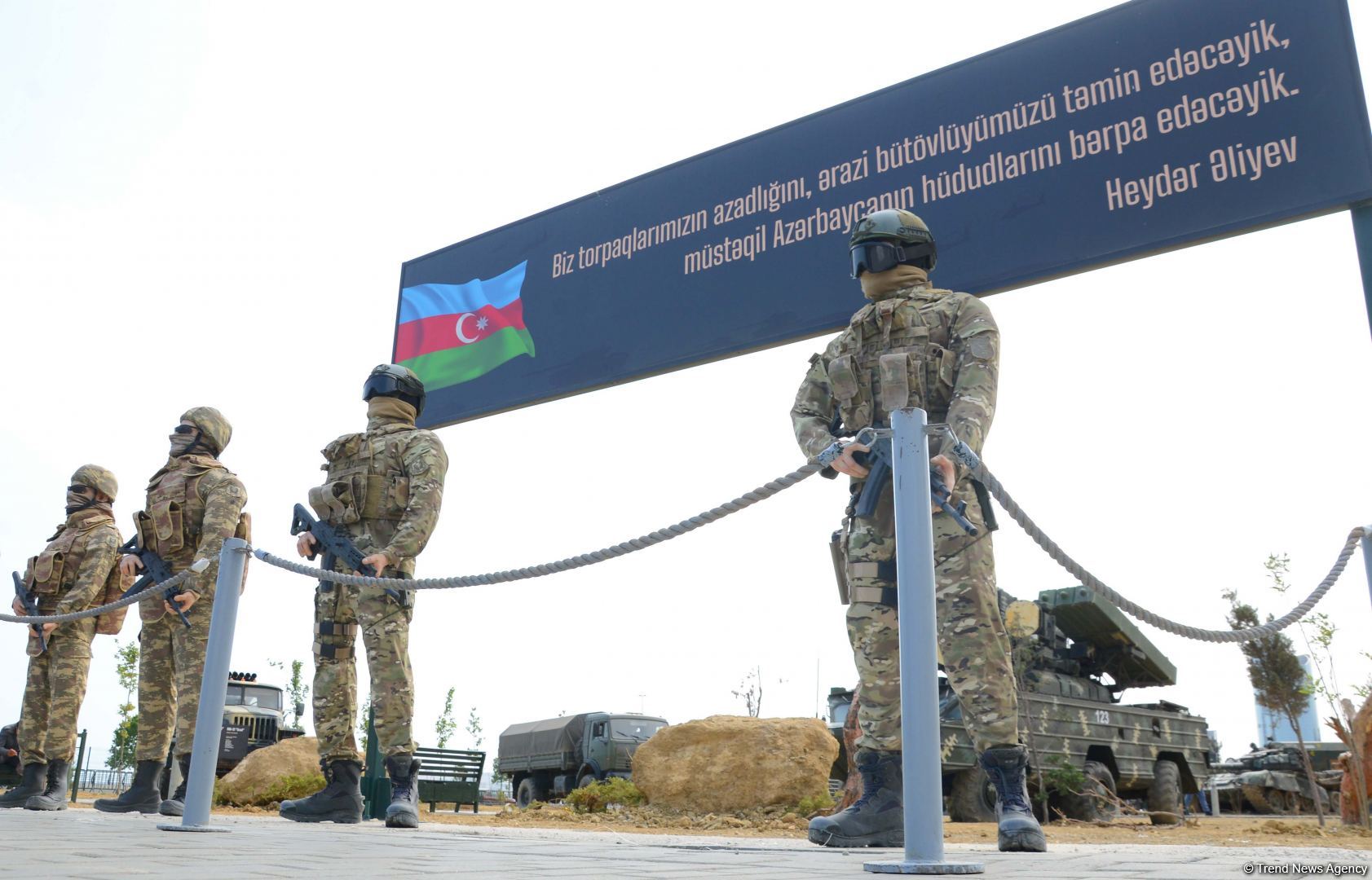 Посетителям Парка военных трофеев в Баку демонстрируется мощь азербайджанской армии (ФОТОРЕПОРТАЖ)