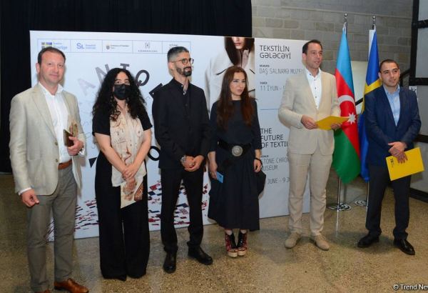 В Баку представлена оригинальная экспозиция устойчивой моды - будущее текстиля (ФОТО)