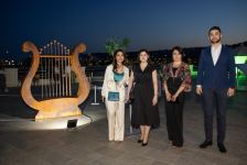 На Бакинском приморском бульваре открылась выставка Reduce, Reuse, Recycle, Respect издательского дома NARGIS (ФОТО/ВИДЕО)