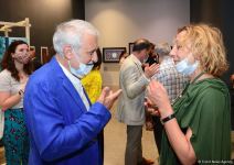 В Баку представлена оригинальная экспозиция устойчивой моды - будущее текстиля (ФОТО)