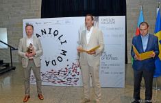 В Баку представлена оригинальная экспозиция устойчивой моды - будущее текстиля (ФОТО)