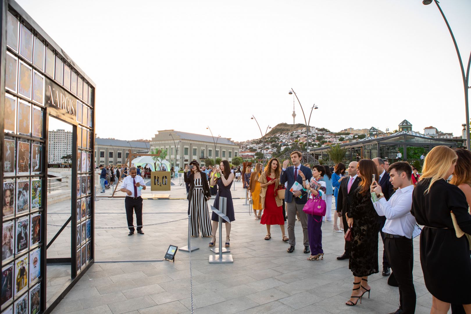 На Бакинском приморском бульваре открылась выставка Reduce, Reuse, Recycle, Respect издательского дома NARGIS (ФОТО/ВИДЕО)