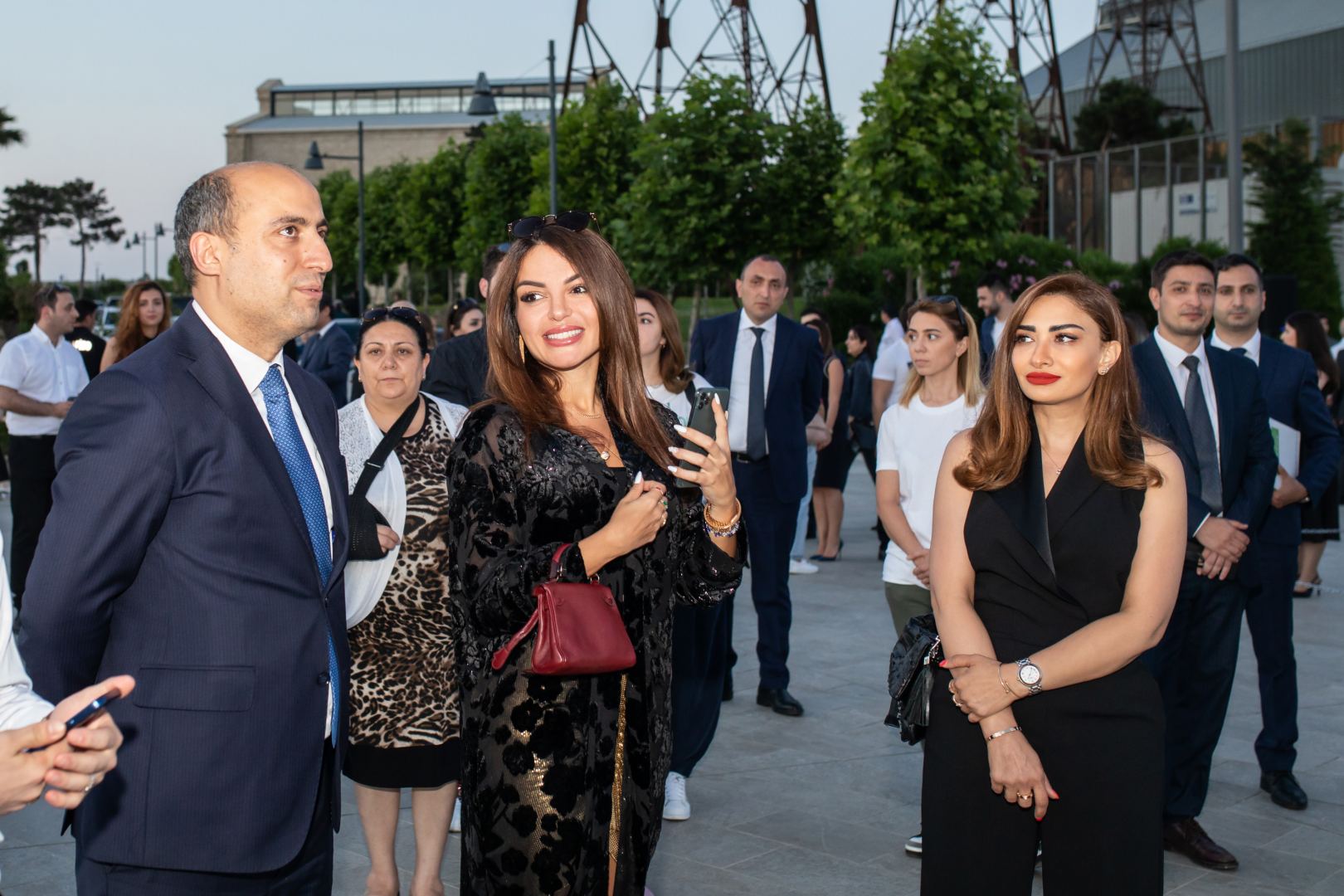 На Бакинском приморском бульваре открылась выставка Reduce, Reuse, Recycle, Respect издательского дома NARGIS (ФОТО/ВИДЕО)