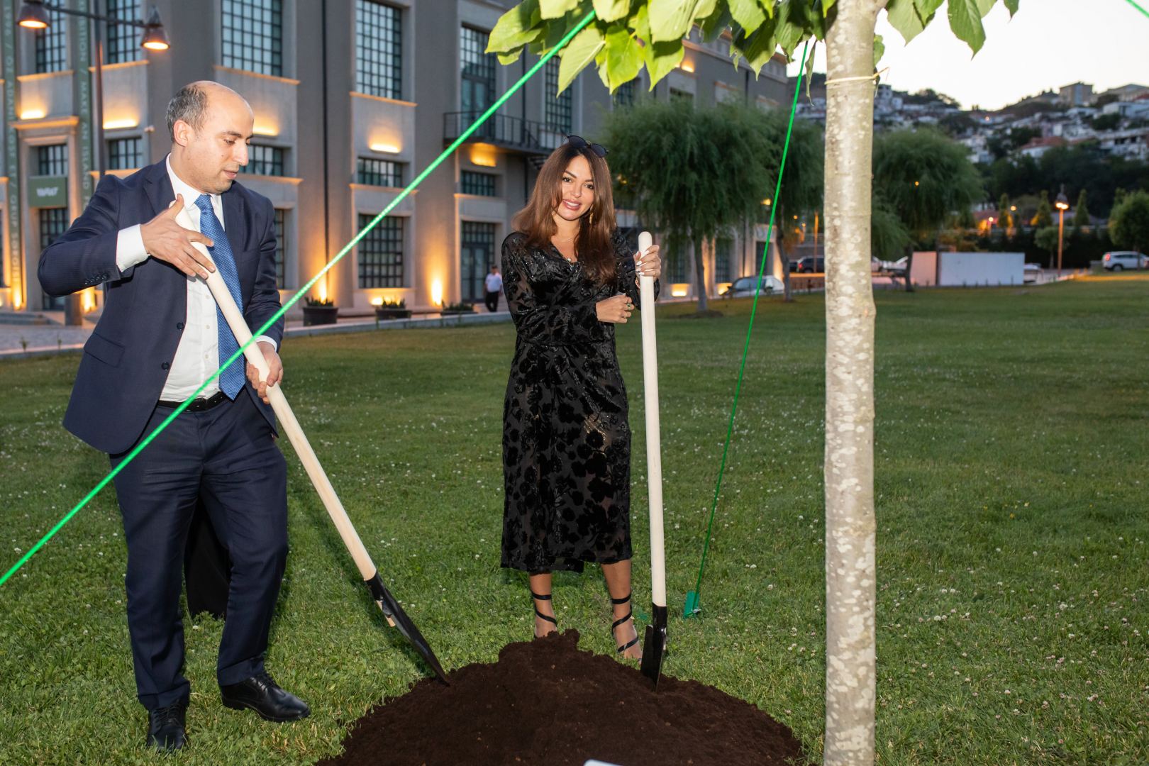 На Бакинском приморском бульваре открылась выставка Reduce, Reuse, Recycle, Respect издательского дома NARGIS (ФОТО/ВИДЕО)