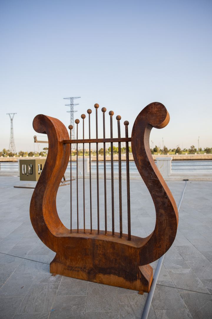 На Бакинском приморском бульваре открылась выставка Reduce, Reuse, Recycle, Respect издательского дома NARGIS (ФОТО/ВИДЕО)