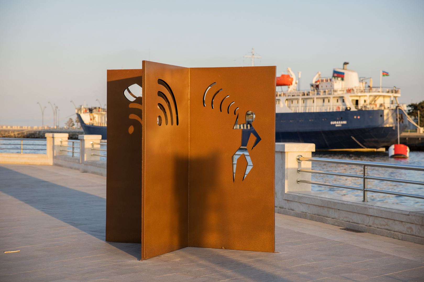 На Бакинском приморском бульваре открылась выставка Reduce, Reuse, Recycle, Respect издательского дома NARGIS (ФОТО/ВИДЕО)