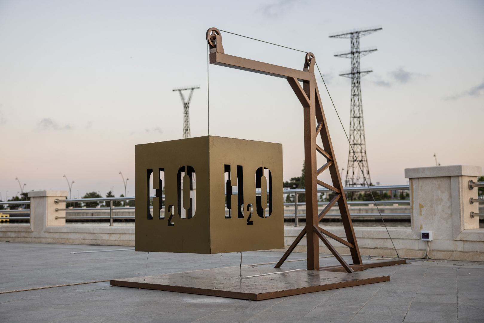 На Бакинском приморском бульваре открылась выставка Reduce, Reuse, Recycle, Respect издательского дома NARGIS (ФОТО/ВИДЕО)