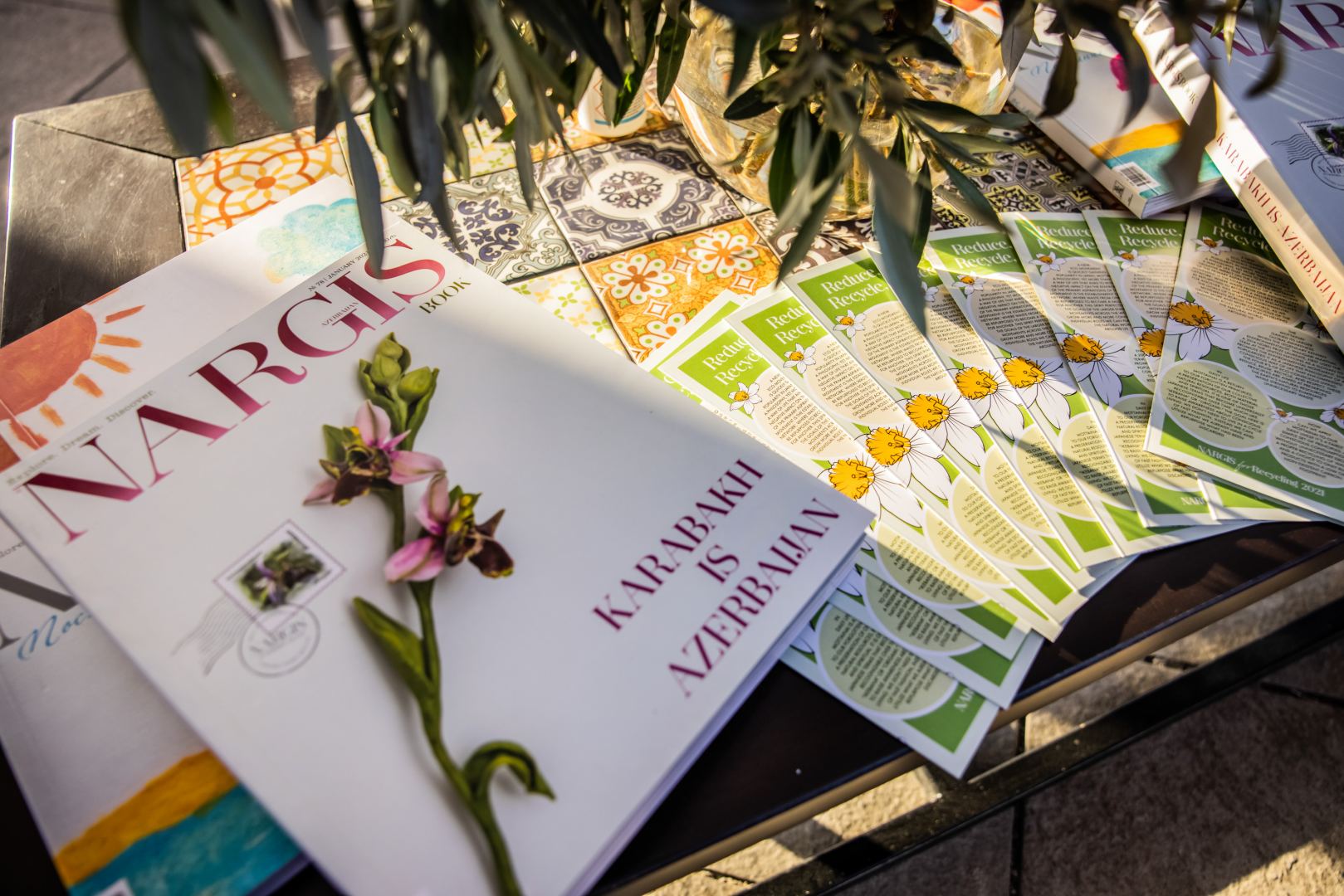 На Бакинском приморском бульваре открылась выставка Reduce, Reuse, Recycle, Respect издательского дома NARGIS (ФОТО/ВИДЕО)