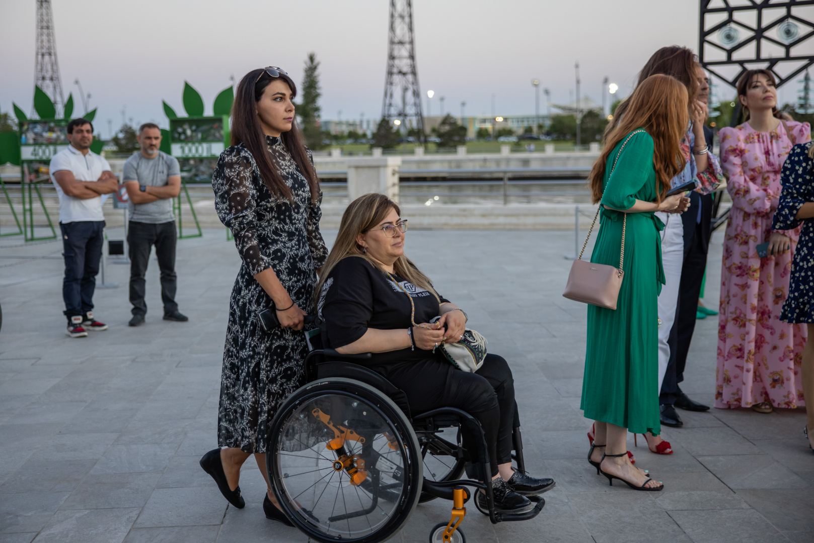 На Бакинском приморском бульваре открылась выставка Reduce, Reuse, Recycle, Respect издательского дома NARGIS (ФОТО/ВИДЕО)