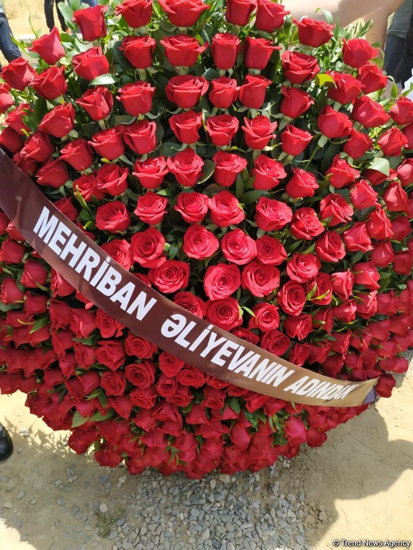 В Баку прошли похороны народного артиста Рамиза Азизбейли (ФОТО)