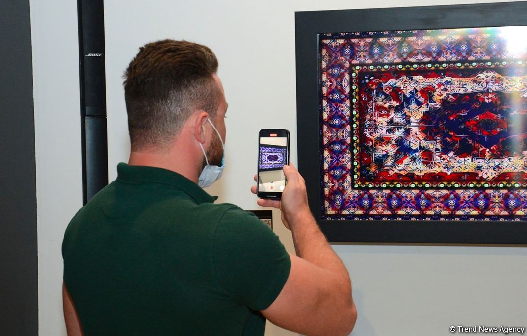 В Баку представлена оригинальная экспозиция устойчивой моды - будущее текстиля (ФОТО)